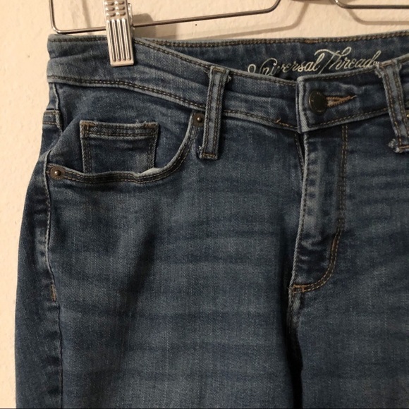 Universal Thread medium wash long jeggings - Picture 4 of 13